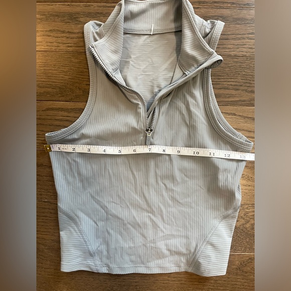 Lululemon Crop Top - Picture 4 of 5